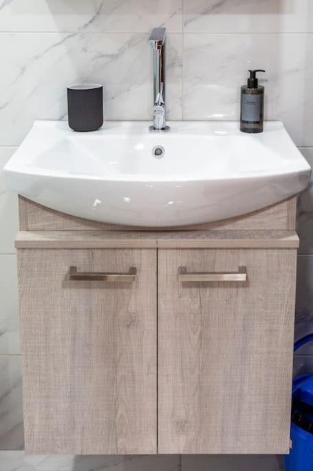Studio Apartment With All Amenities In Kolonaki Ateny Zewnętrze zdjęcie
